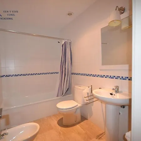 Adosado Familiar Con Piscina Y Terraza *