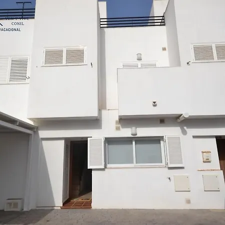 Adosado Familiar Con Piscina Y Terraza *