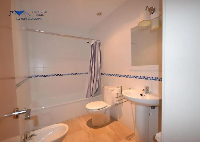 Adosado Familiar Con Piscina Y Terraza *