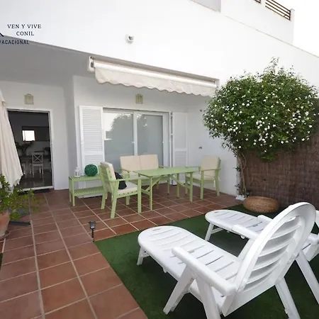 Adosado Familiar Con Piscina Y Terraza