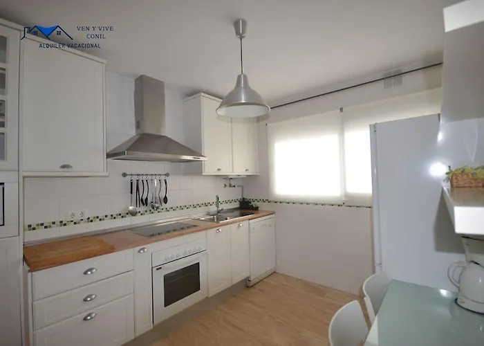 Adosado Familiar Con Piscina Y Terraza